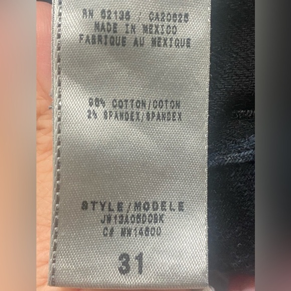 Black Straight Leg Guess Jeans with Rhinestone Pockets, size 31 - Picture 4 of 9